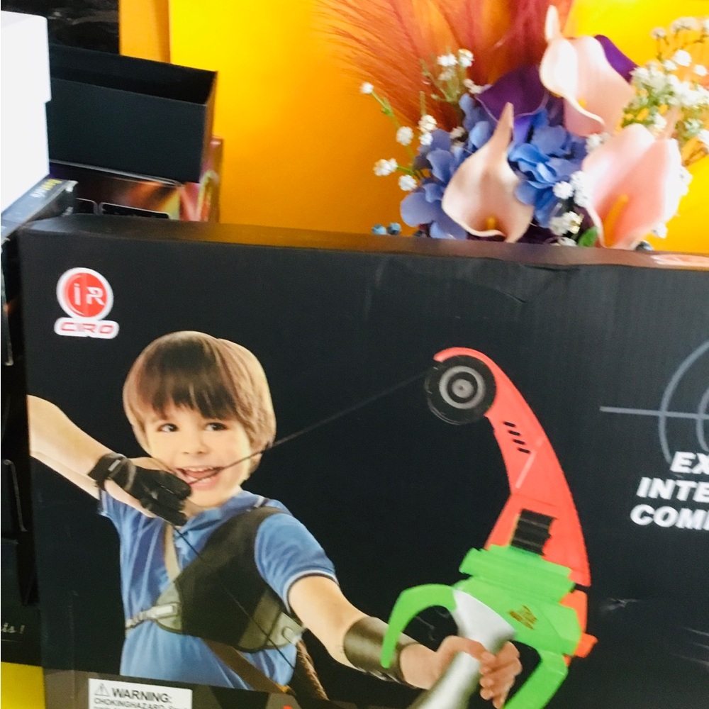 LIGHTING BOW TOY NIB AGE 8 AND UP